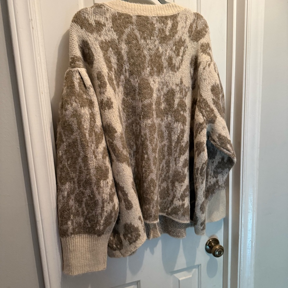 Terra & Sky 4X Animal Print Cardigan Cozy Cream Taupe Sweater - Picture 5 of 7